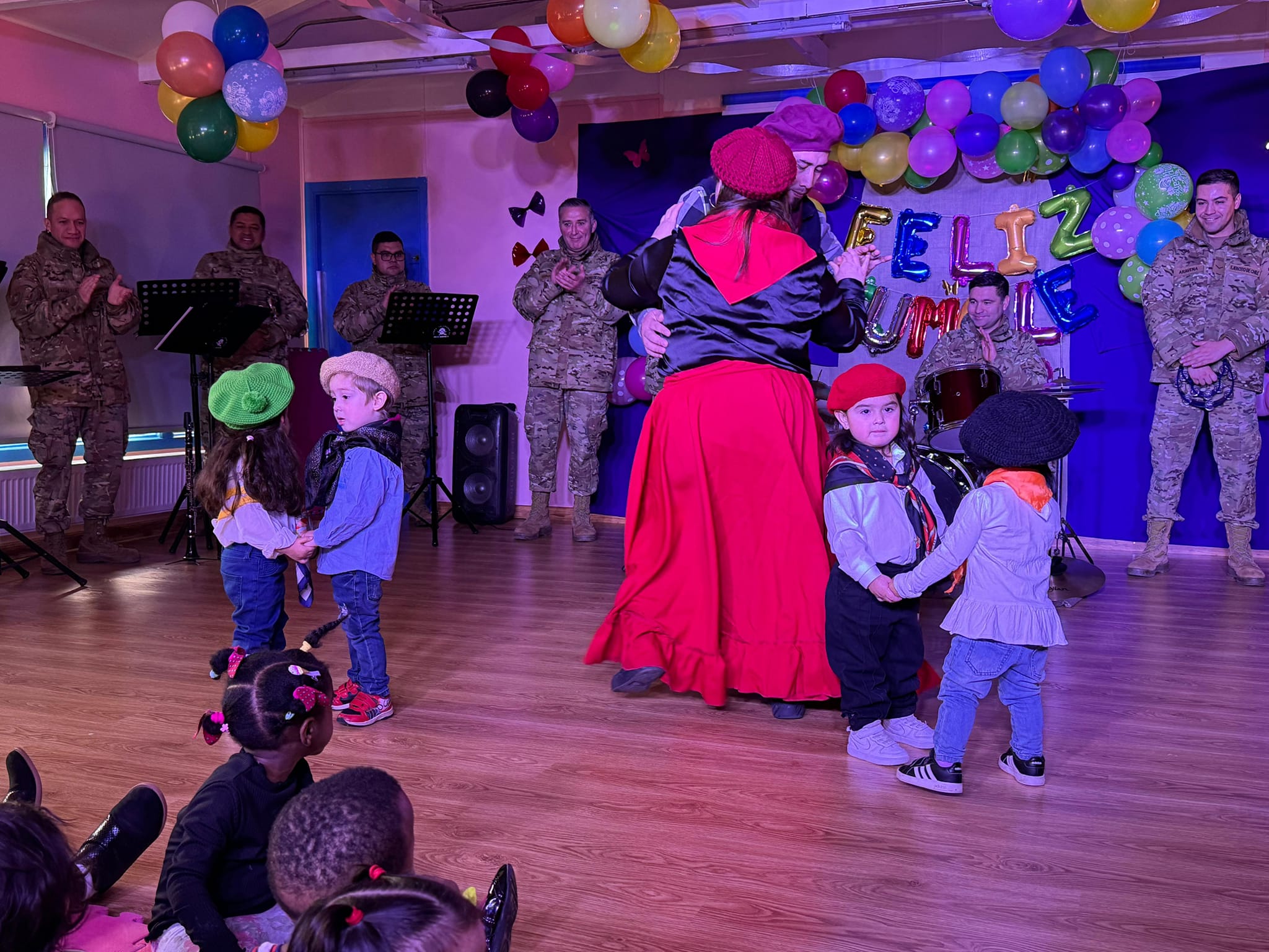 Celebración Jardín infantil Arco Iris, de Porvenir