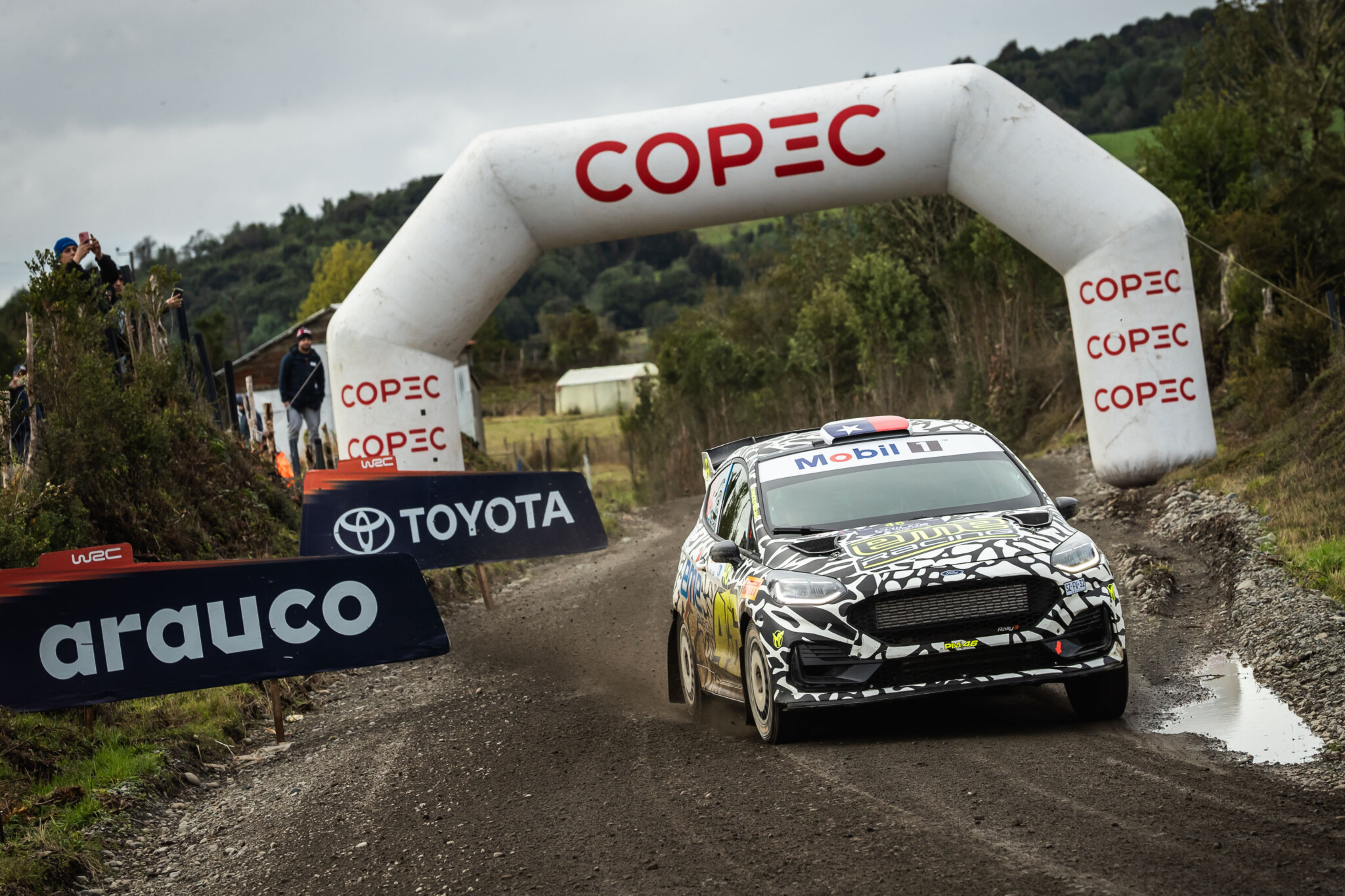 MARTÍNEZ Y MUÑOZ INAUGURARON CUENTA GANADORA EN EL COPEC RALLYMOBIL 2025
