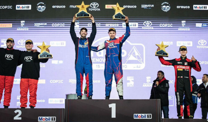 Jacob Masle celebra en lo más alto del Rally de Arauco