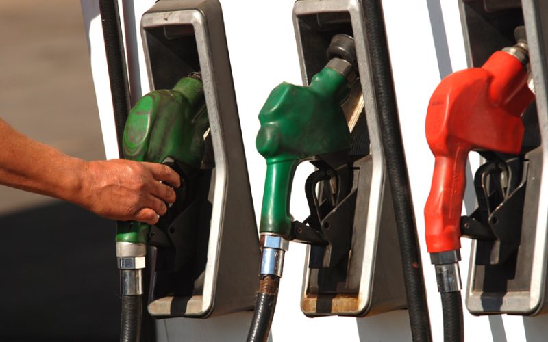 Precio de la bencina bajará este jueves 23 de mayo
